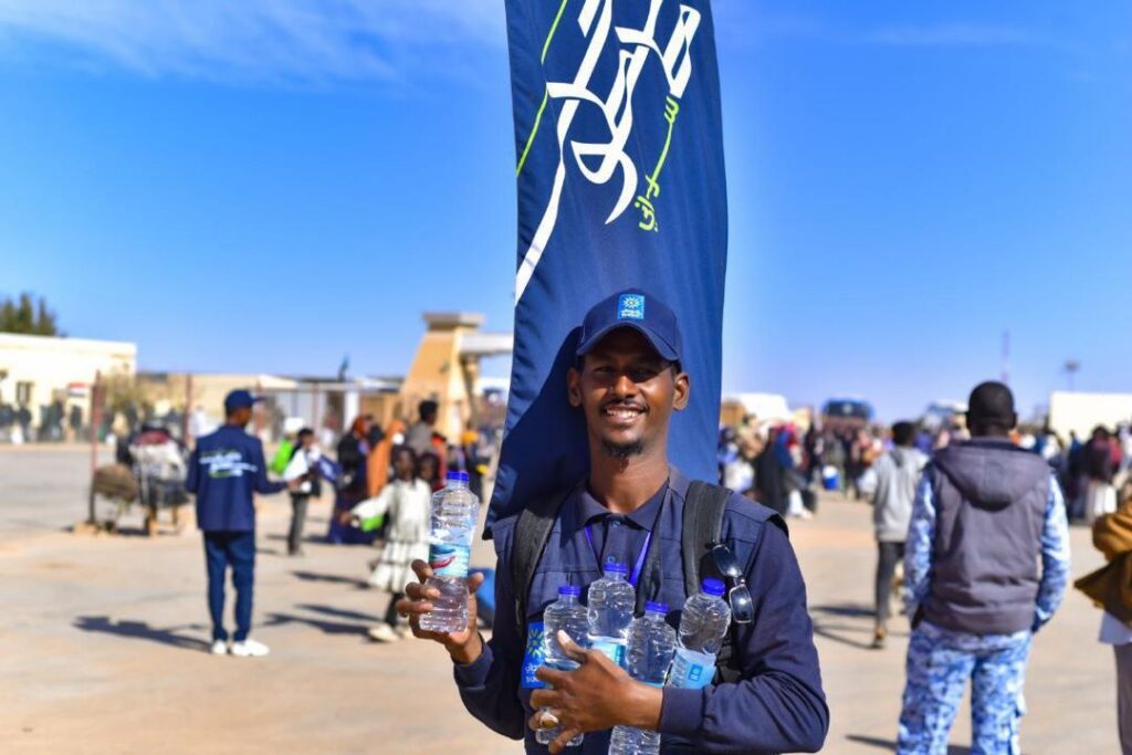 Sudani Welcomes Those Returning to Sudan at Ashkeit Crossing